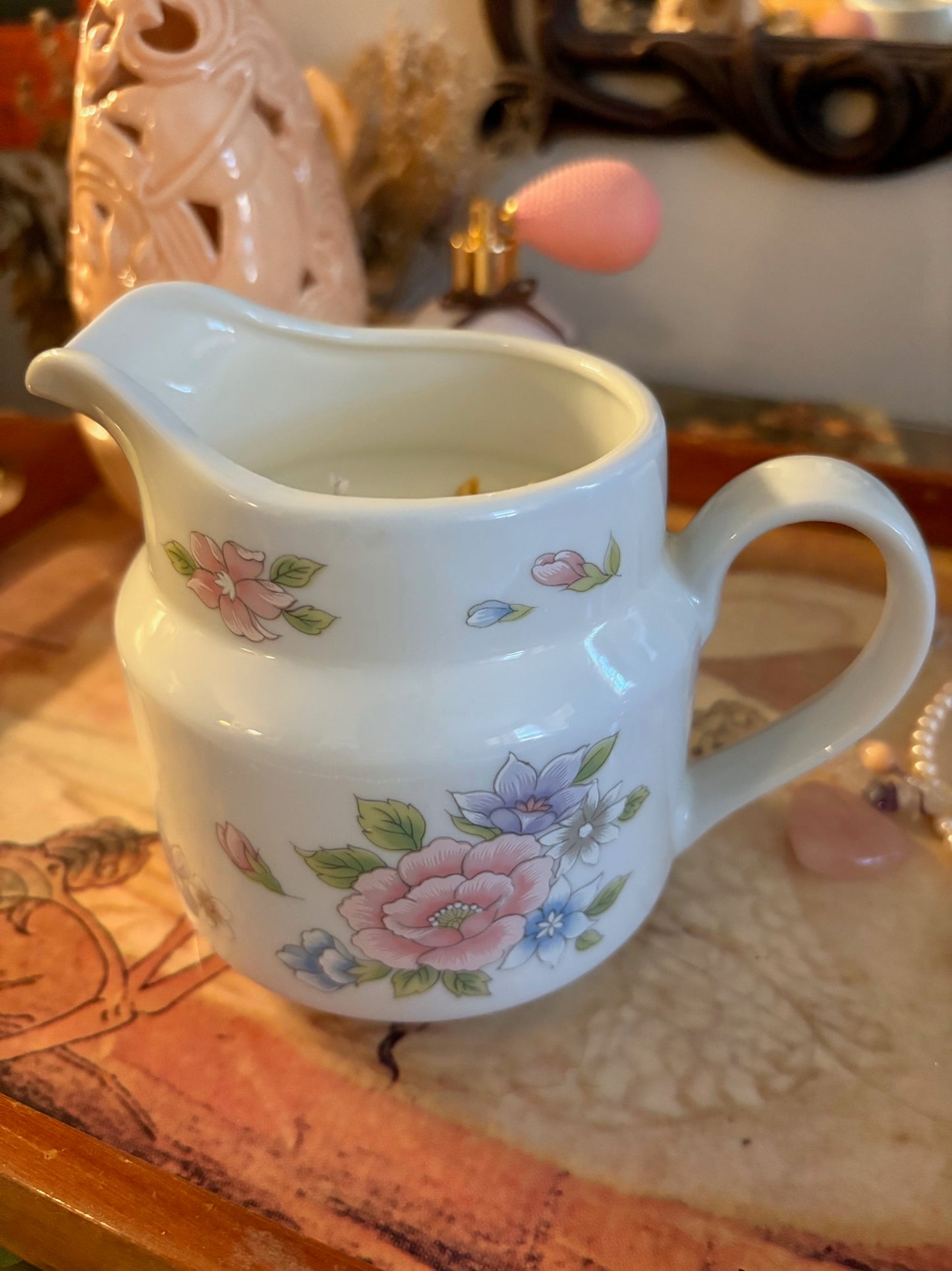 Swan Song - 17 oz. candle