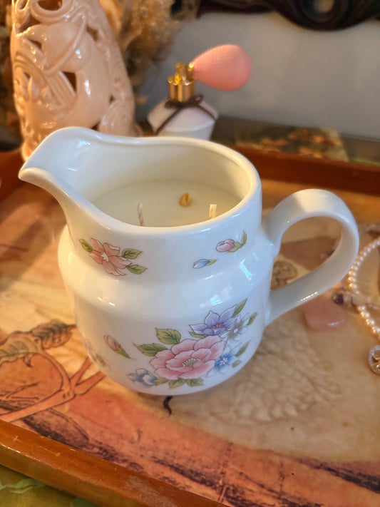 Swan Song - 17 oz. candle