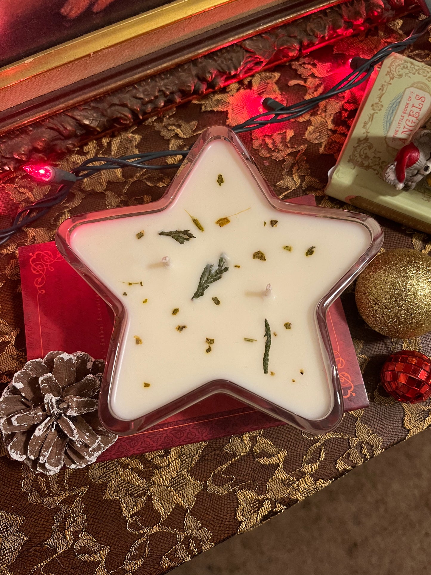 Bedford Falls - 16 oz. candle